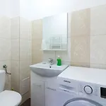 Hotel Lucky House
