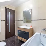 Lucky House Hotel
