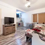 Lucky House Hotel