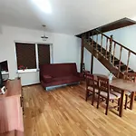 Lucky House Hotel *