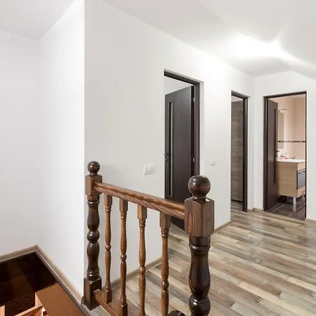 Lucky House Apartment *