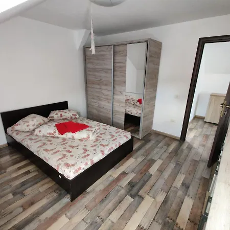Lucky House Apartment