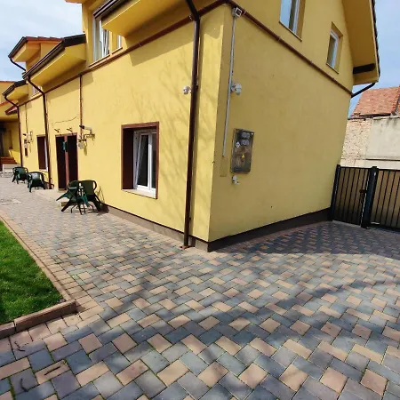 Hotel Lucky House