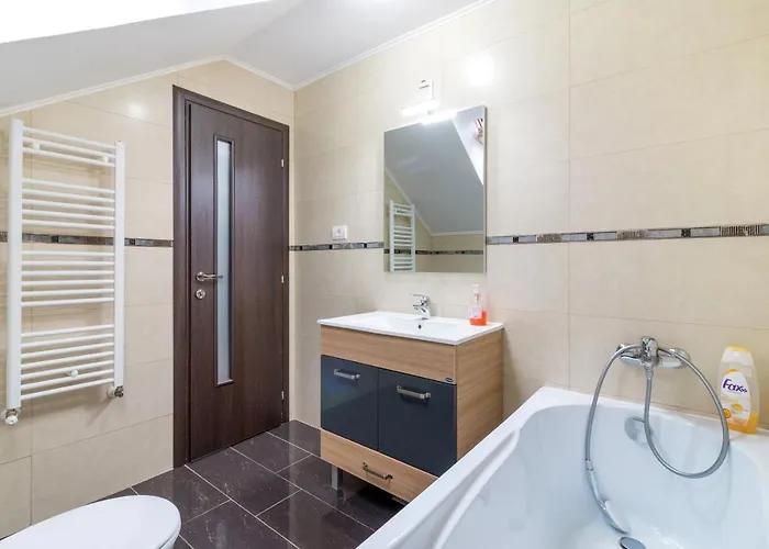 Lucky House Готель