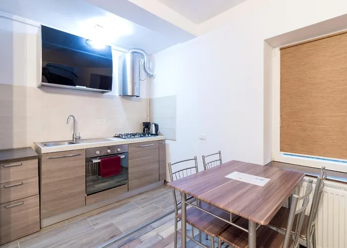 Lucky House Готель Брашов