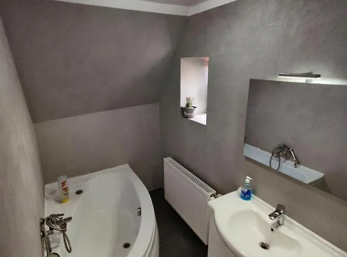 Lucky House Готель