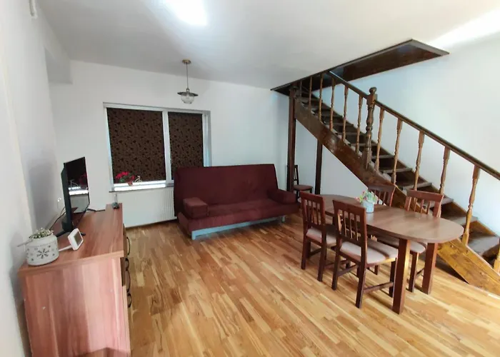 Lucky House Готель *