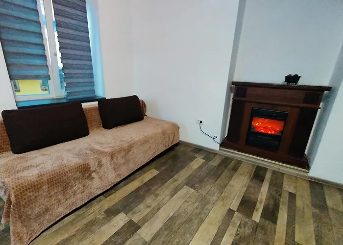 Lucky House Готель *